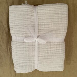 Quince Gray Textured Throw